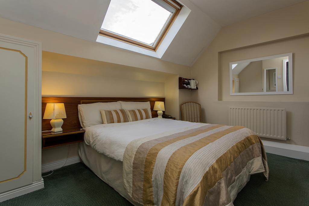The Laurels B&B Kilkenny Room photo